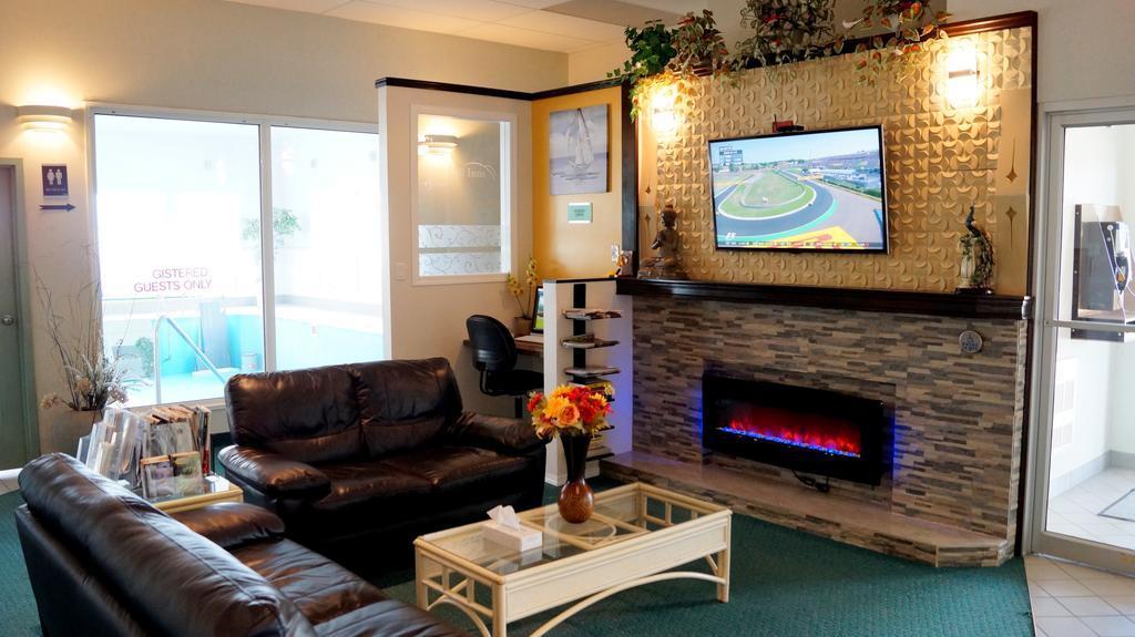Bay Hill Inns & Suites Neepawa Eksteriør billede