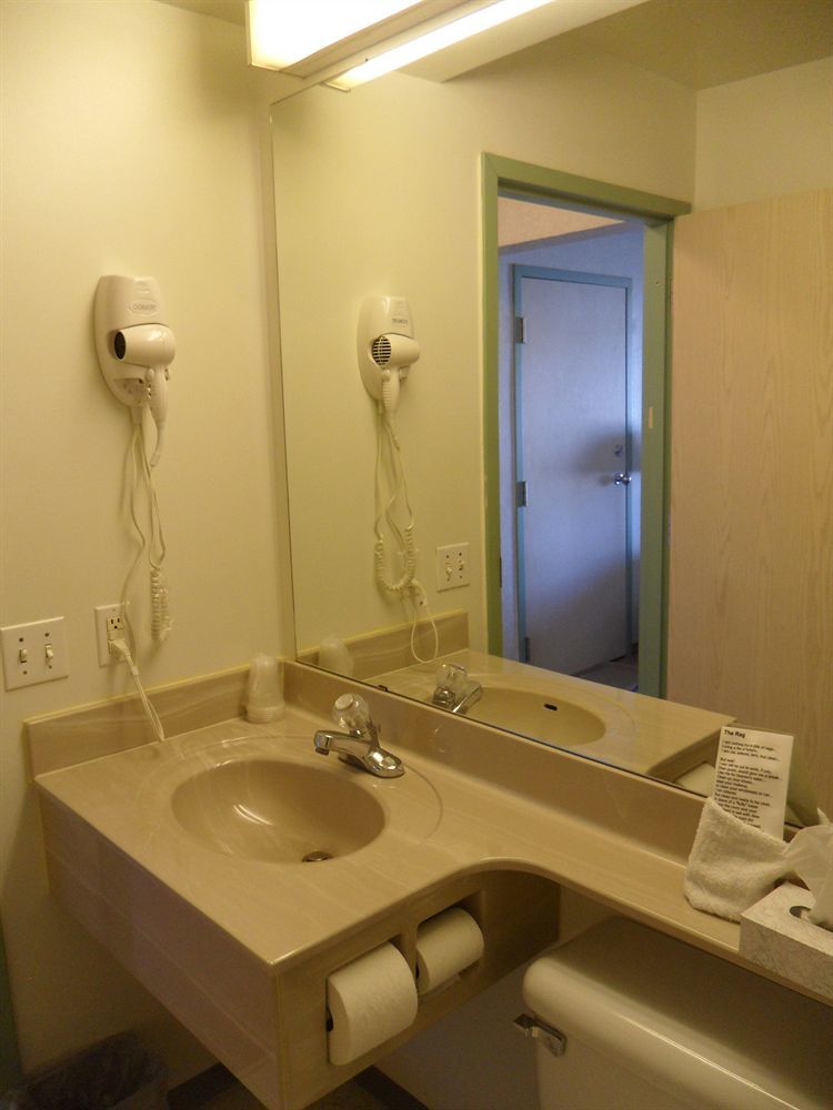 Bay Hill Inns & Suites Neepawa Eksteriør billede