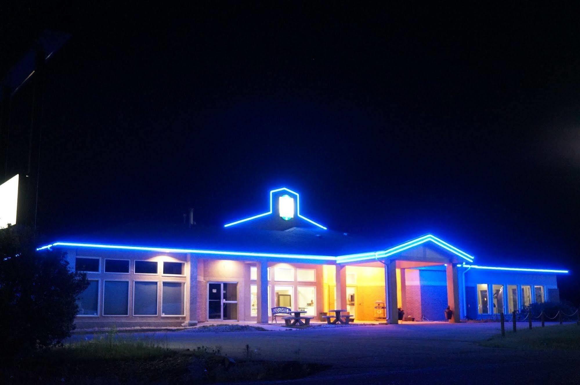 Bay Hill Inns & Suites Neepawa Eksteriør billede