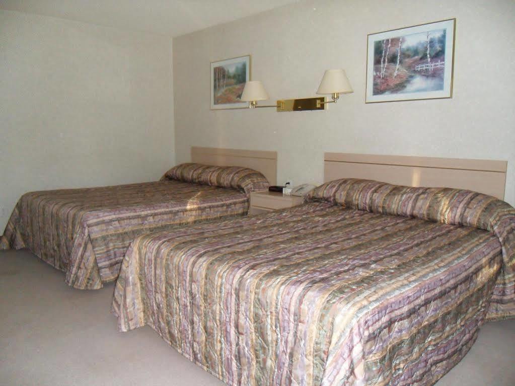 Bay Hill Inns & Suites Neepawa Eksteriør billede