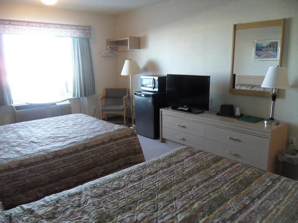 Bay Hill Inns & Suites Neepawa Eksteriør billede