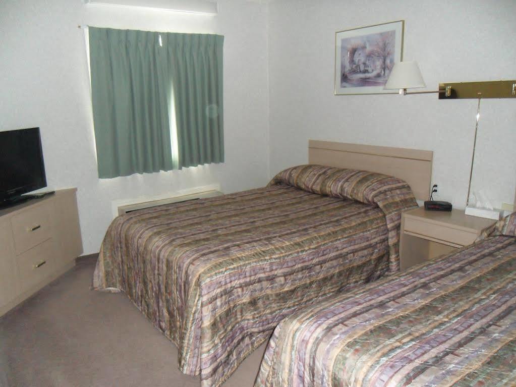 Bay Hill Inns & Suites Neepawa Eksteriør billede