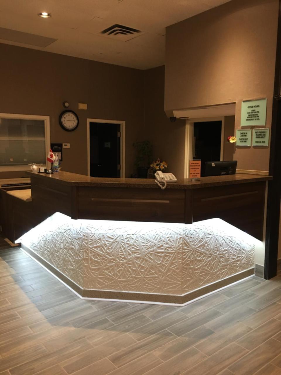 Bay Hill Inns & Suites Neepawa Eksteriør billede